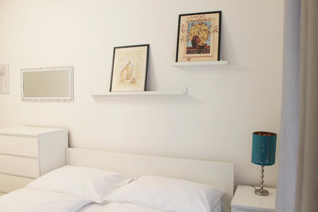 Modern Apartment Ve Smeckach 28 ปราก ภายนอก รูปภาพ