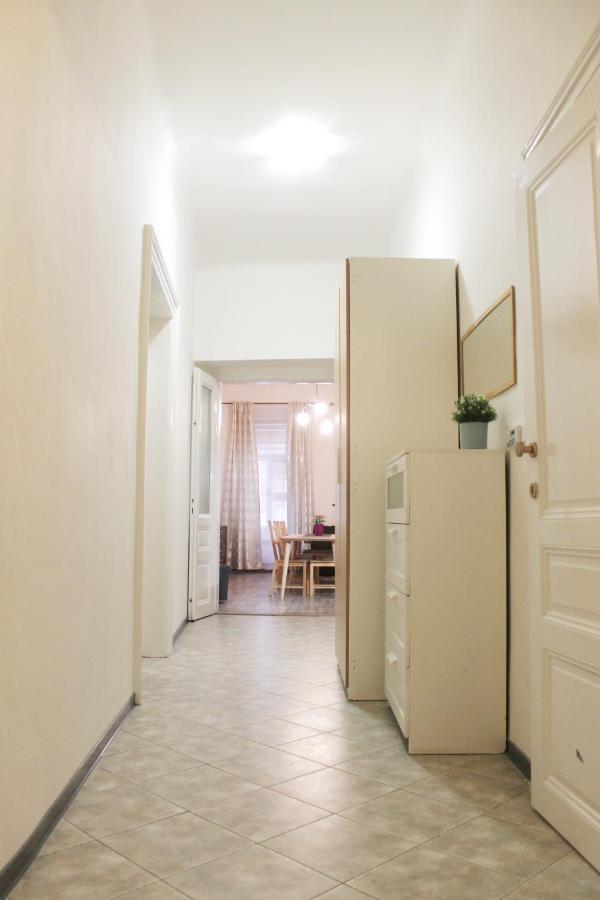 Modern Apartment Ve Smeckach 28 ปราก ภายนอก รูปภาพ