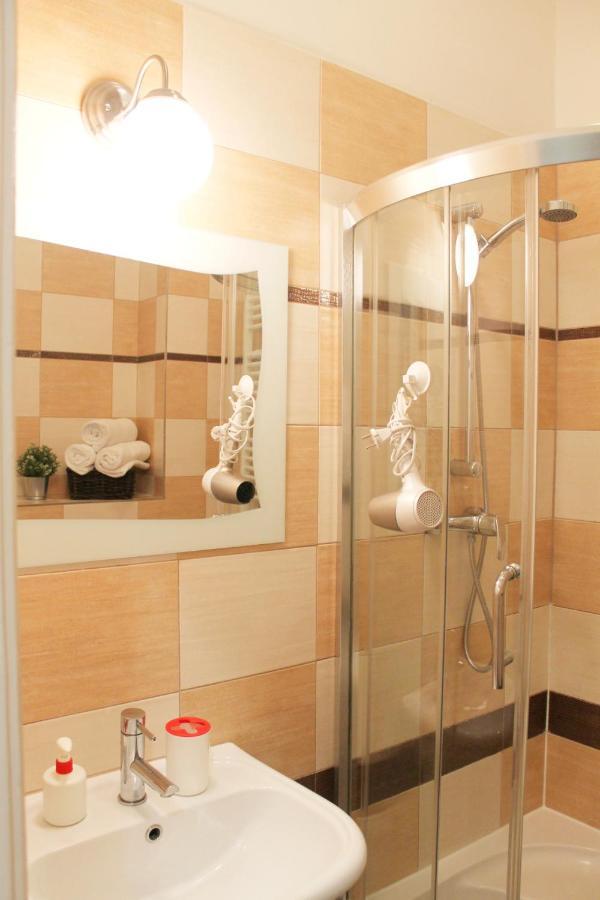 Modern Apartment Ve Smeckach 28 ปราก ภายนอก รูปภาพ
